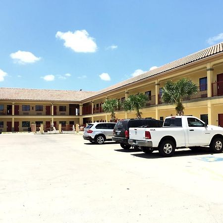 Boca Chica Inn And Suites Brownsville Exterior photo