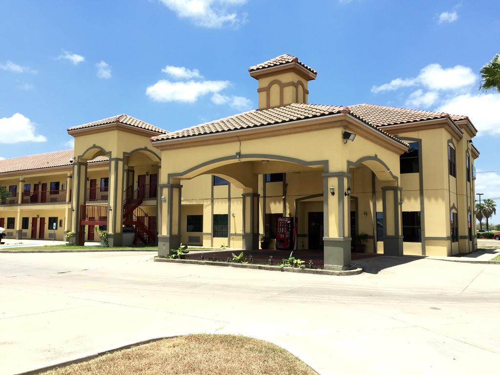 Boca Chica Inn And Suites Brownsville Exterior photo